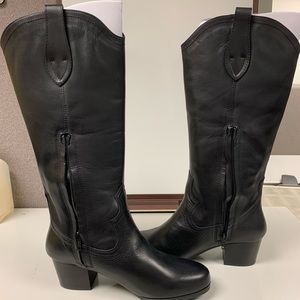 Array Black Leather Boots 8.5 Wide New in the box